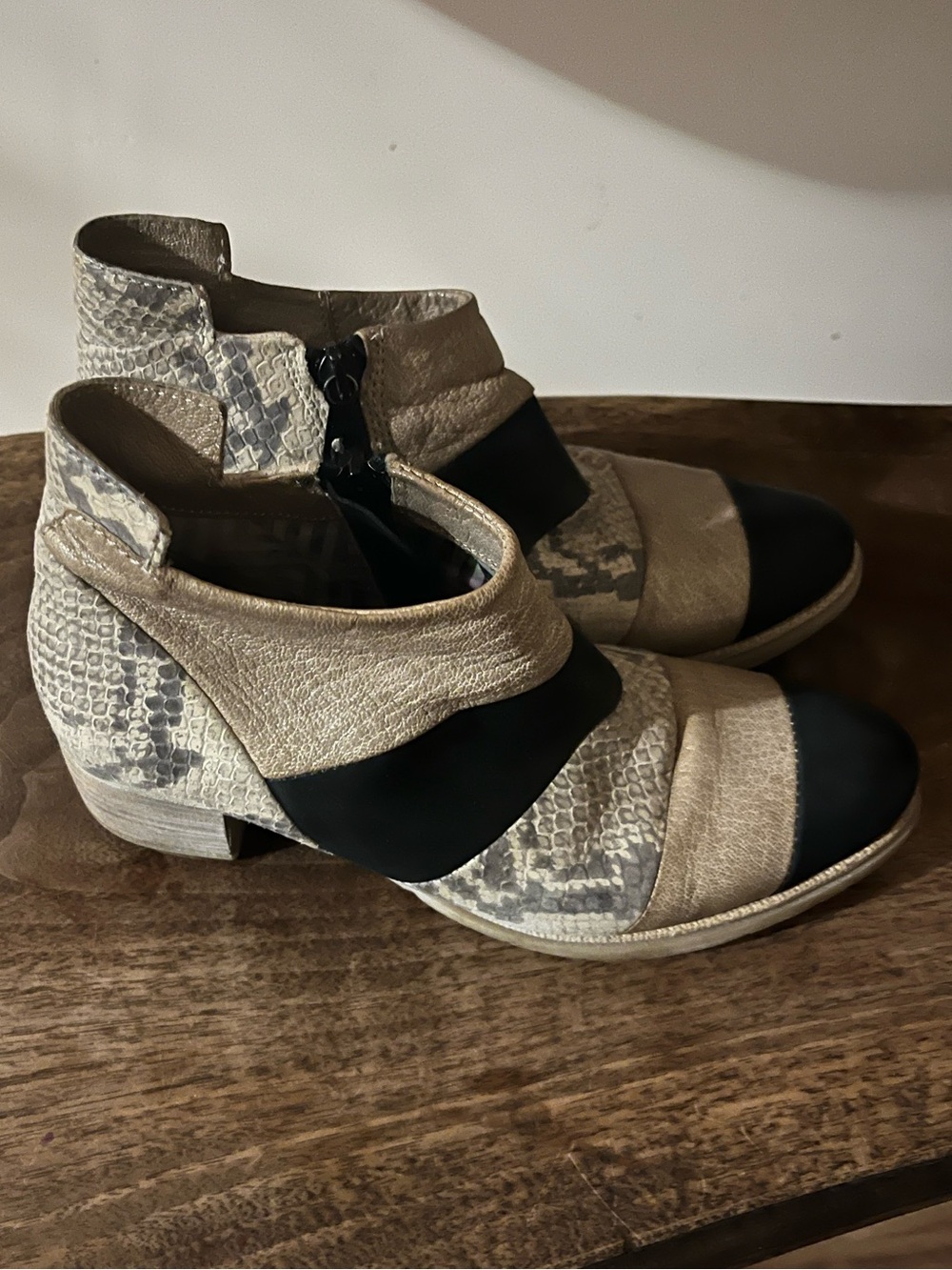 MJUS Textured Colour Block Snake-Print Ankle Booties with Black Cap Toe 37